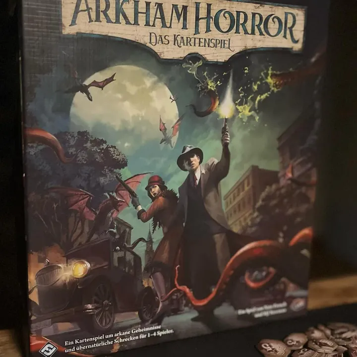 The Arkham Horror: The Card Game box (German edition)