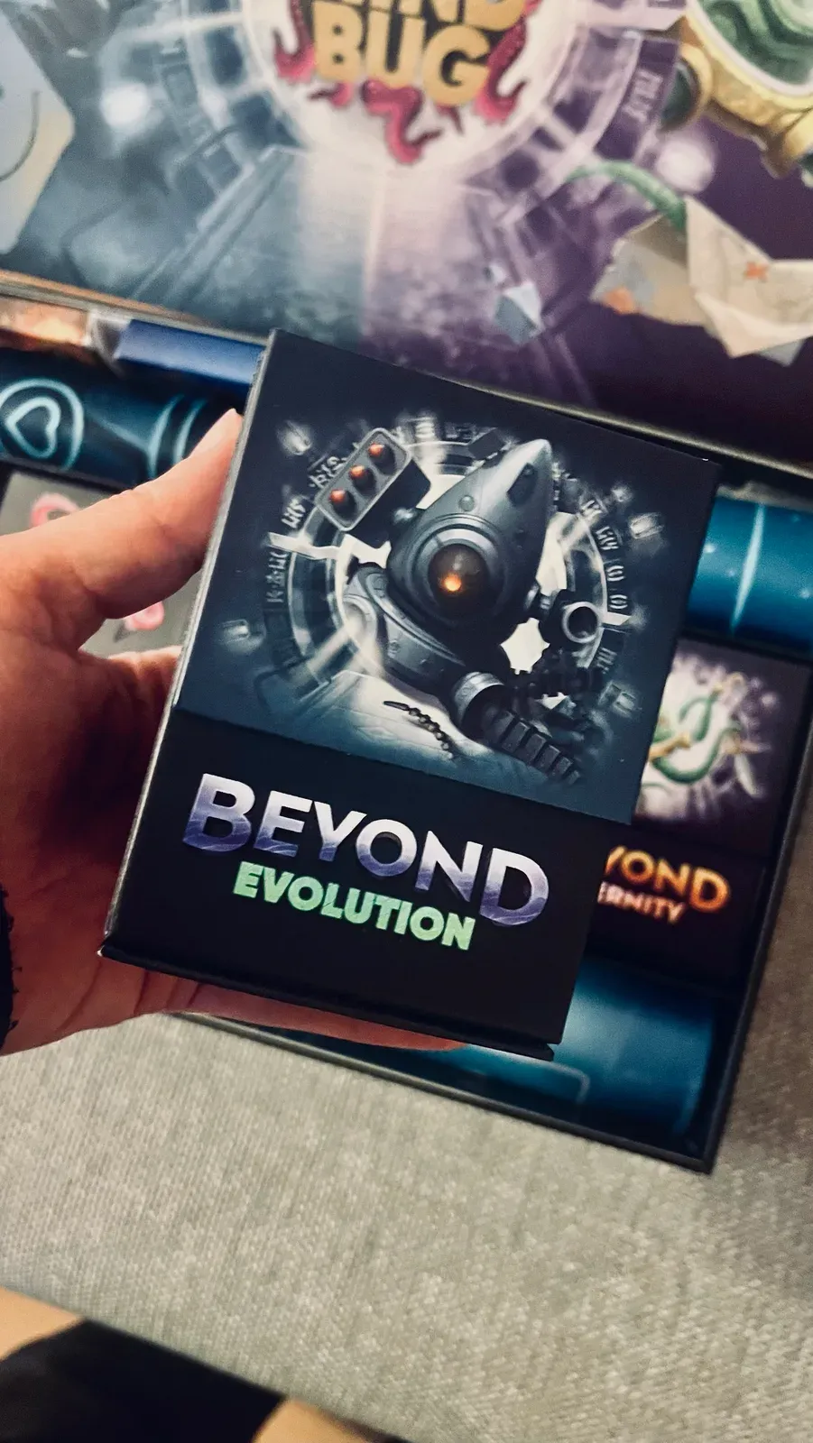 Die Box Beyond Evolution mit dem Roboter auf dem Cover