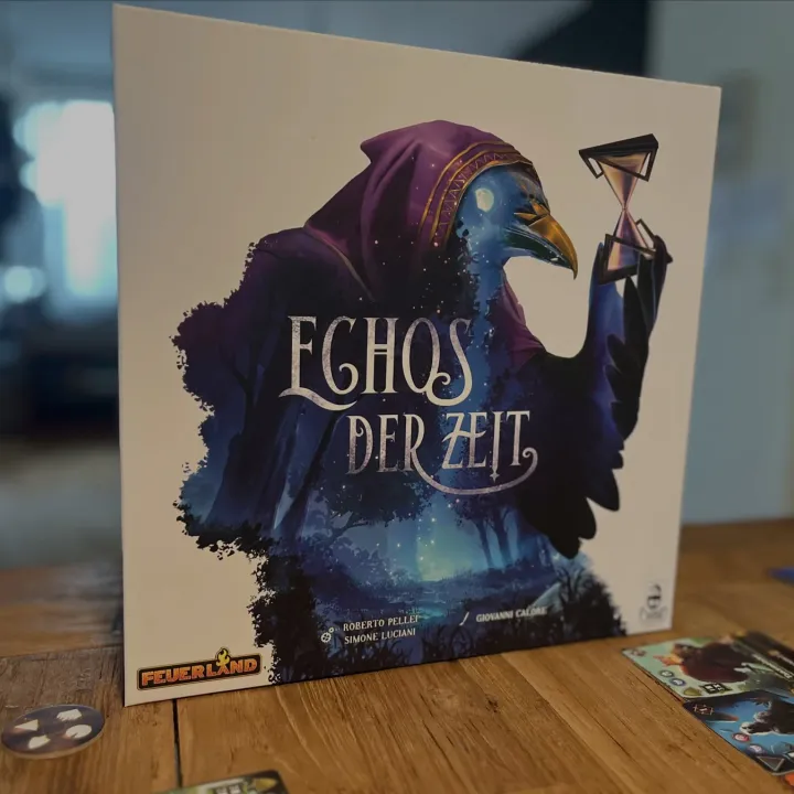 Die Schachtel von Echos der Zeit (englisch: Echoes of Time) auf unserem Tisch