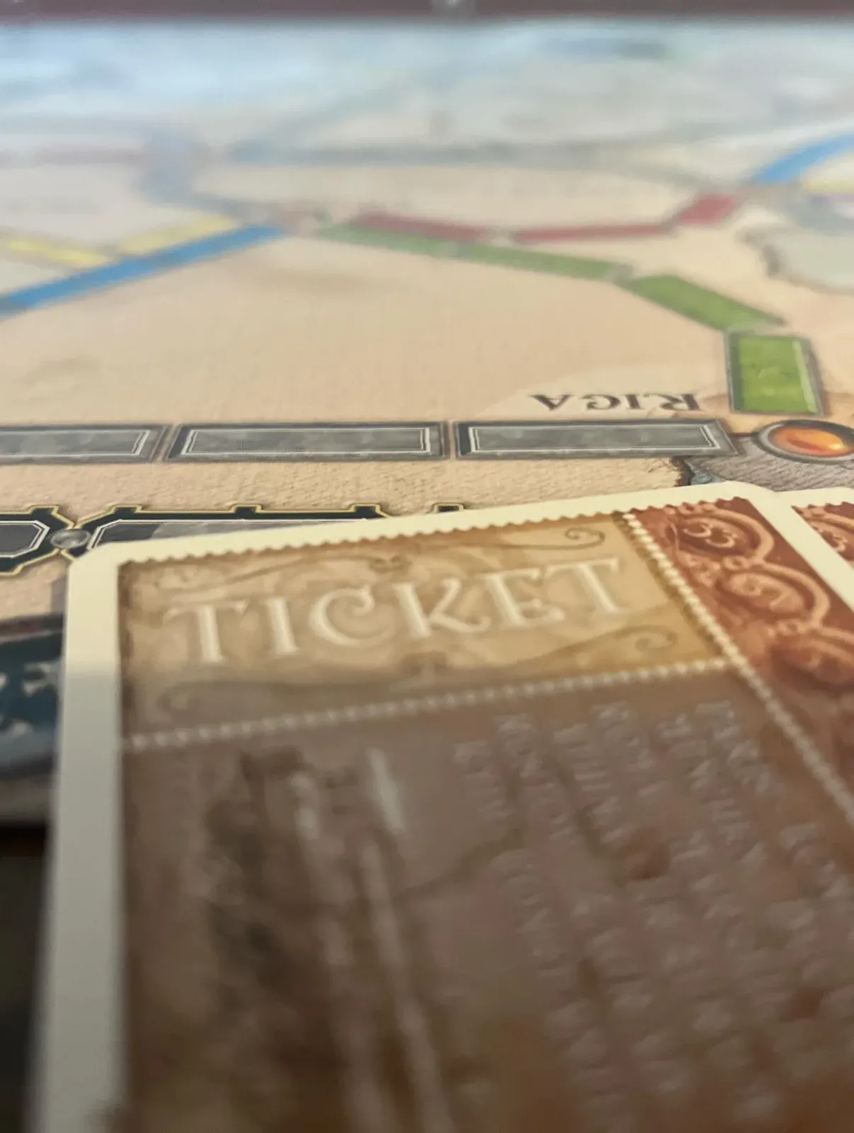 Eine Zielkarte von Zug um Zug auf dem Spielplan